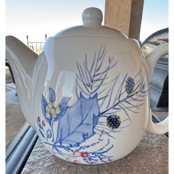 Ceramic Tea Pot by DesignPac Lid Melrose Park, Illinois Beautiful Blue Floral - Picture 1 of 14